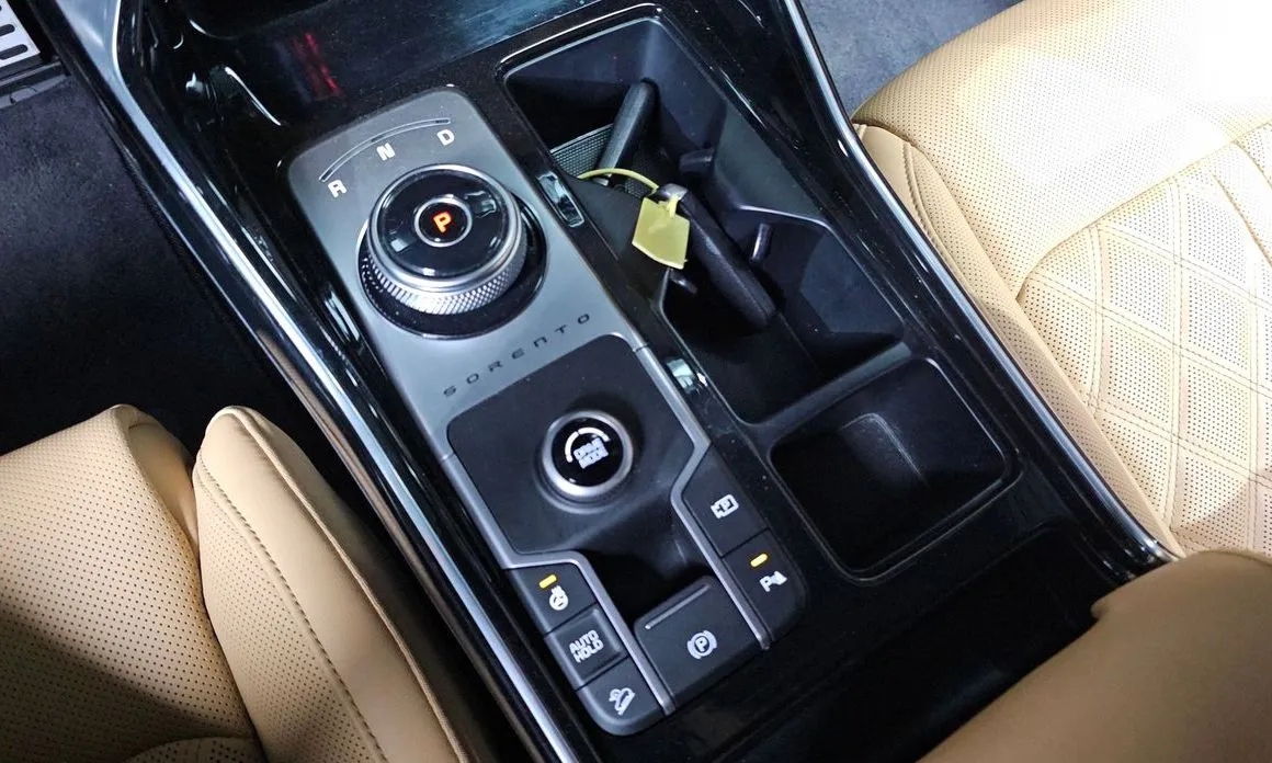 Kia Sorento — фото 8