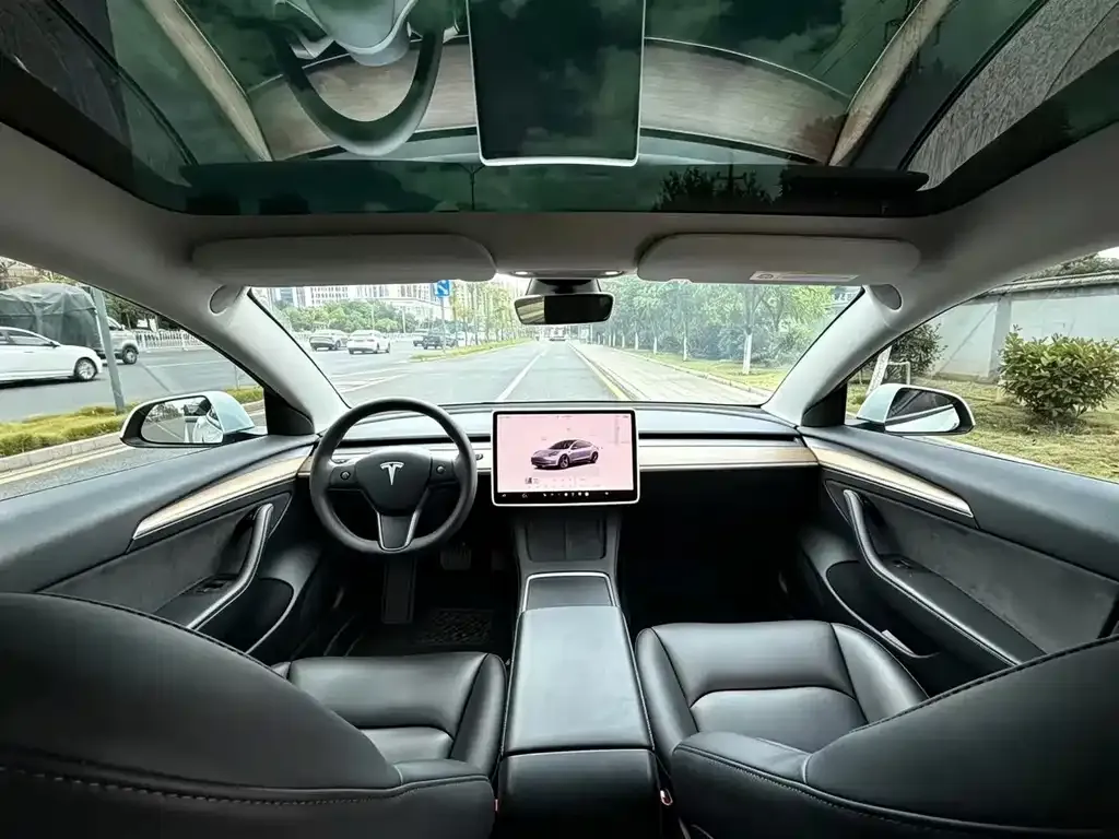 Tesla Model 3 — фото 7