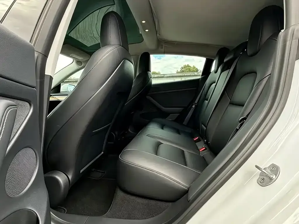 Tesla Model 3 — фото 6