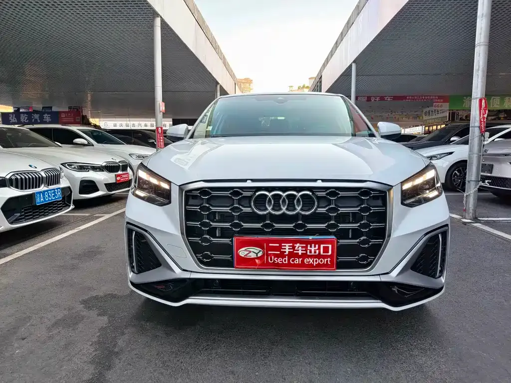 Audi Q2L — фото 9