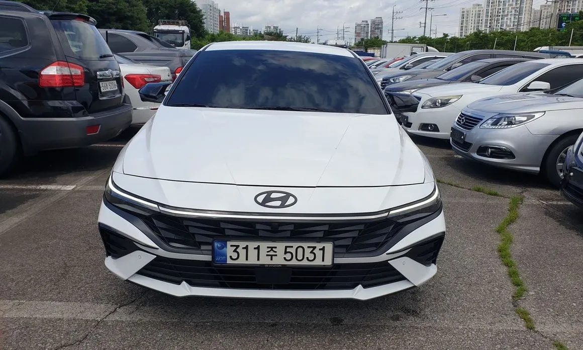 Hyundai AVANTE — фото 1