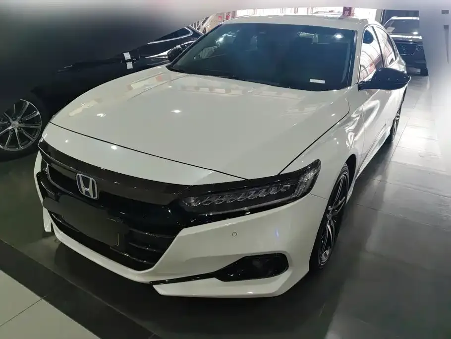 Honda Accord — фото 1