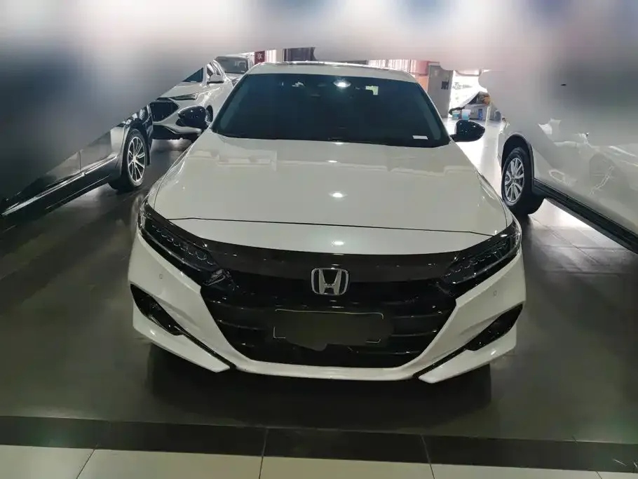 Honda Accord — фото 10