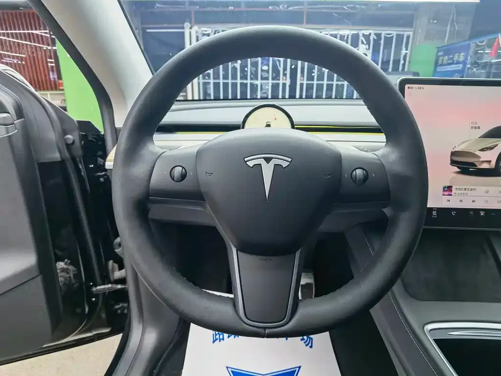 Tesla Model Y — фото 7