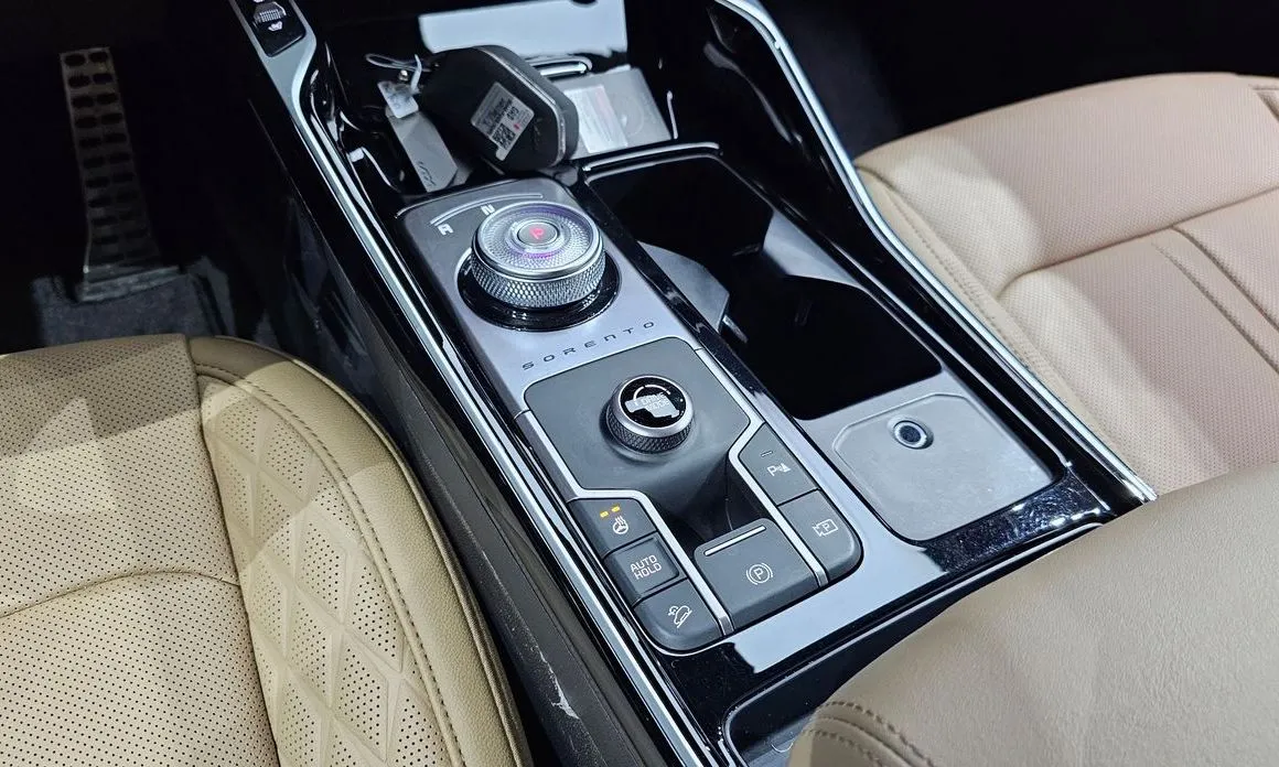 Kia Sorento — фото 10
