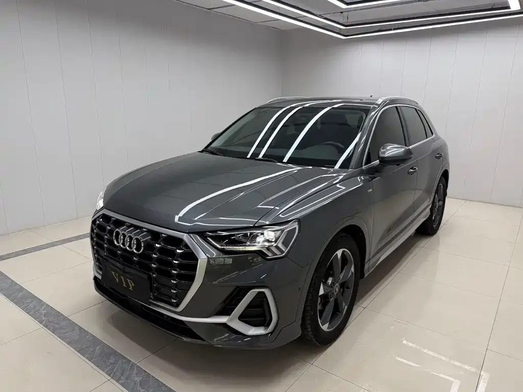 Audi Q3 — фото 1