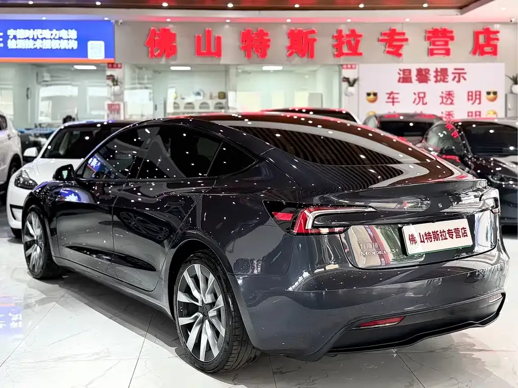 Tesla Model 3 — фото 7