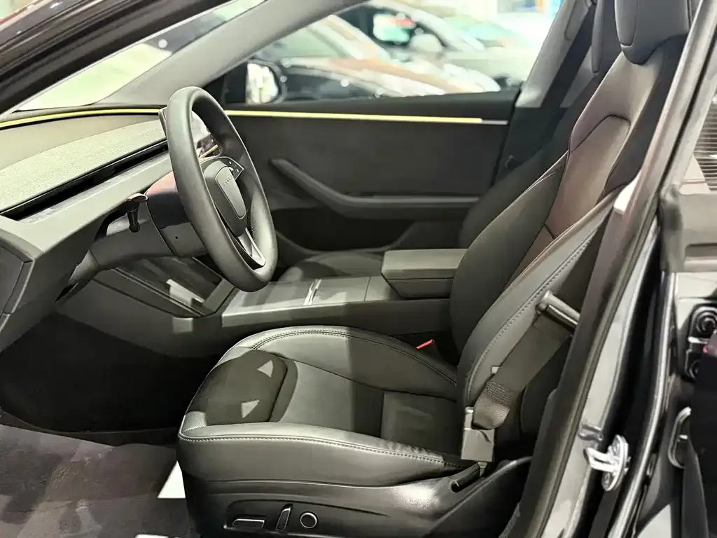 Tesla Model 3 — фото 10