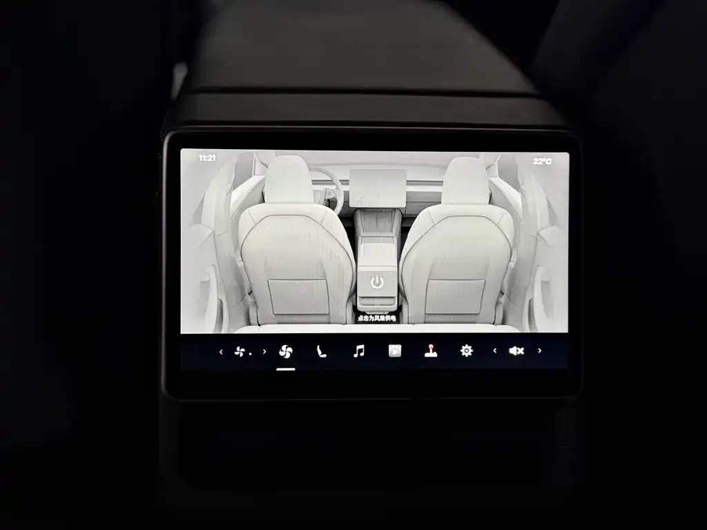 Tesla Model 3 — фото 2