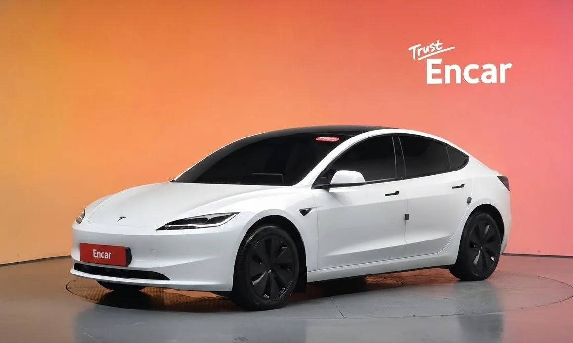Tesla Model 3 — фото 1