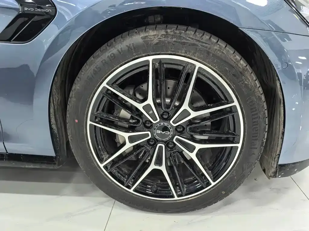 BYD Seal — фото 5