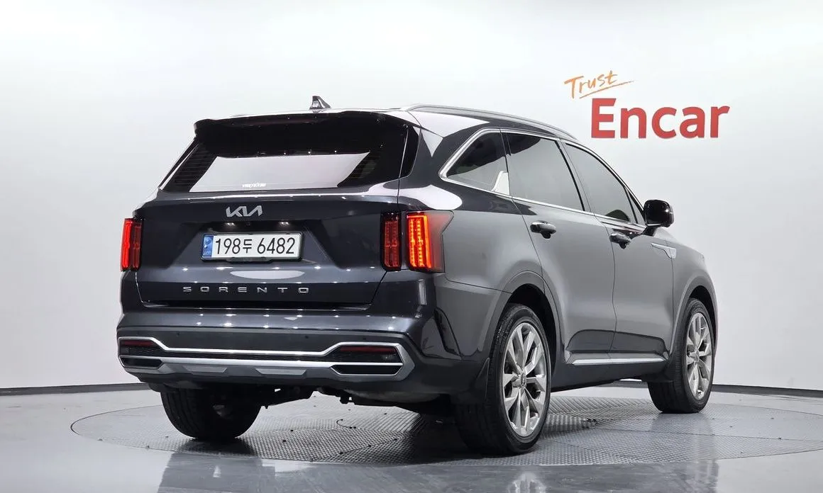 Kia Sorento — фото 7