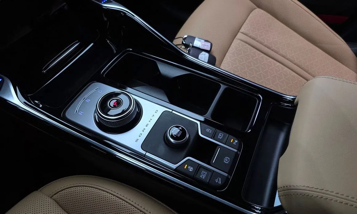 Kia Sorento — фото 8