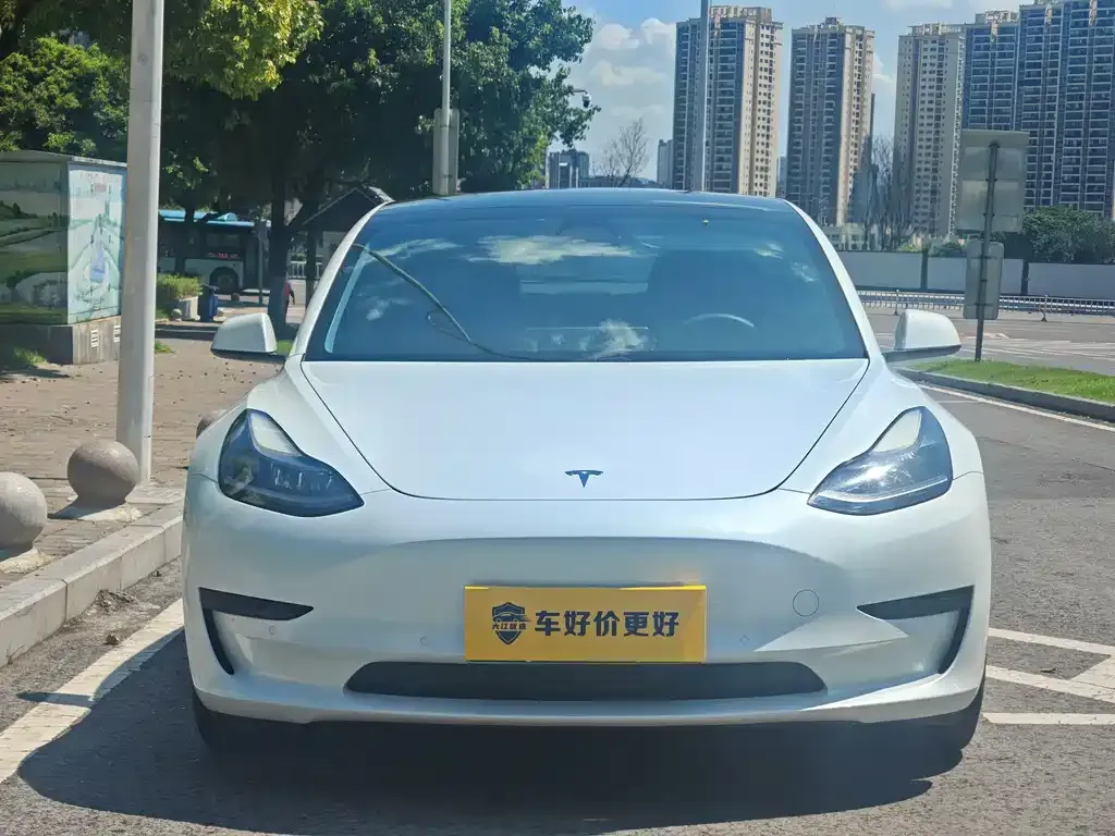 Tesla Model 3 — фото 8