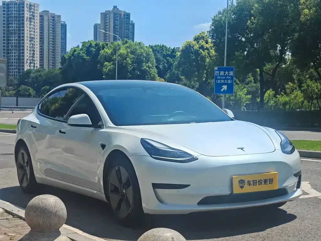 Tesla Model 3 — фото 4