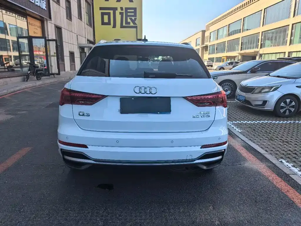 Audi Q3 — фото 9