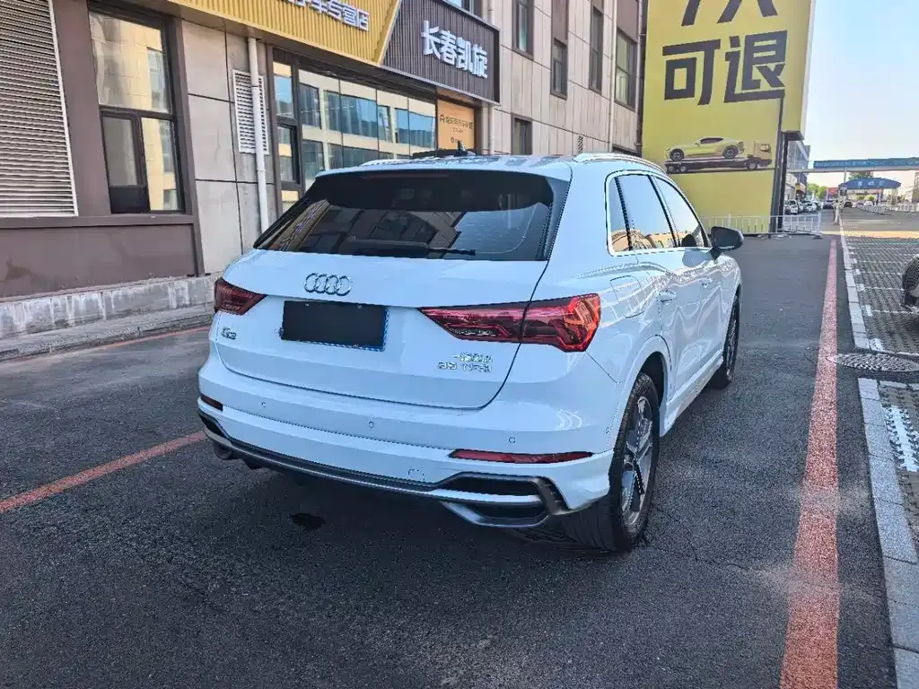 Audi Q3 — фото 10