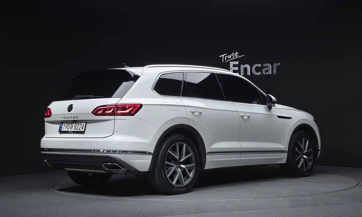Volkswagen Touareg — фото 5