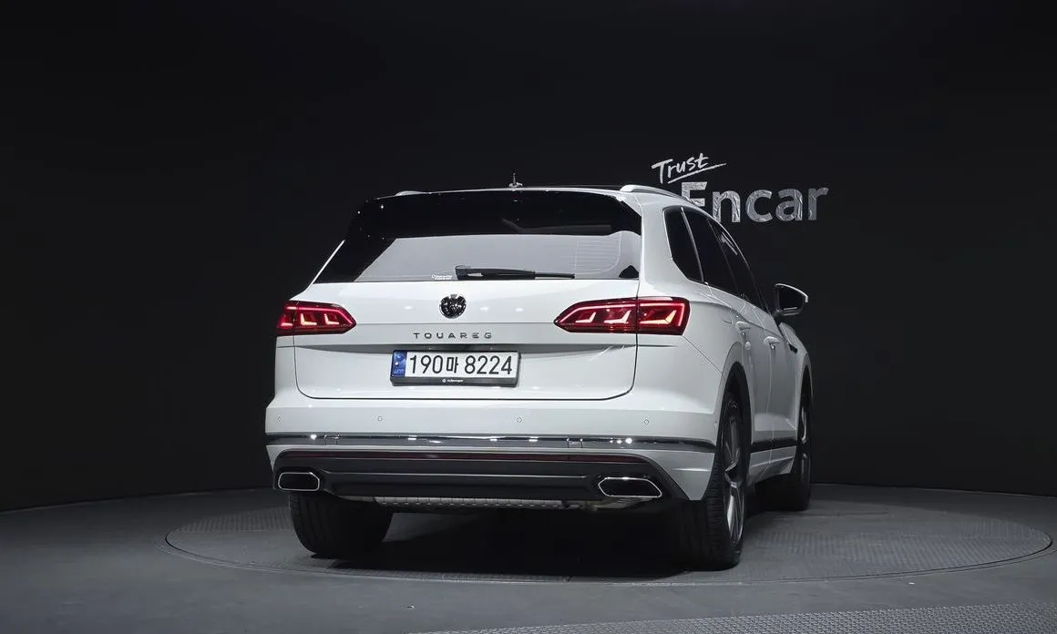 Volkswagen Touareg — фото 8
