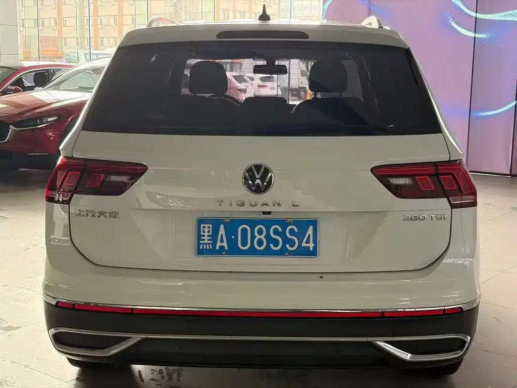 Volkswagen Tiguan L — фото 4