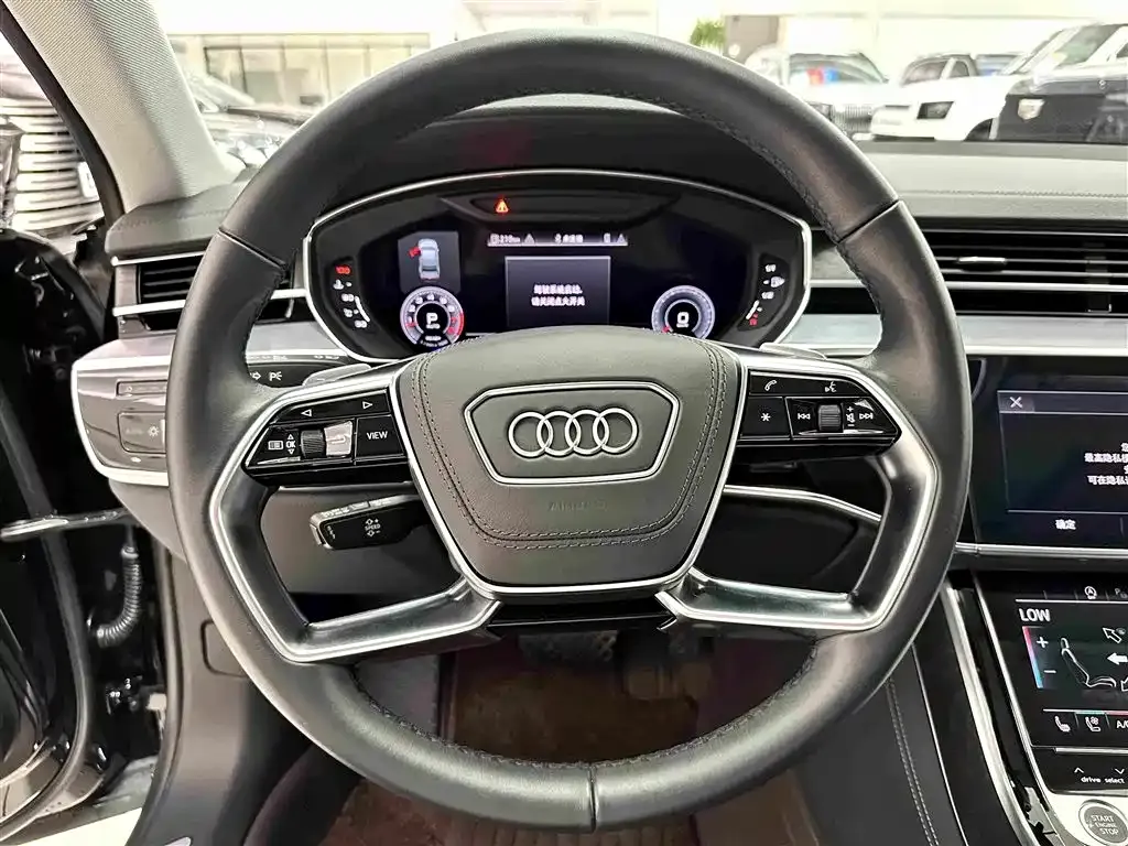 Audi A8 — фото 4