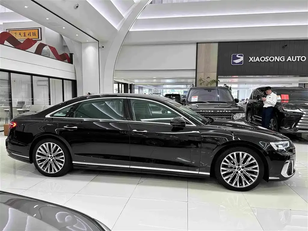 Audi A8 — фото 10