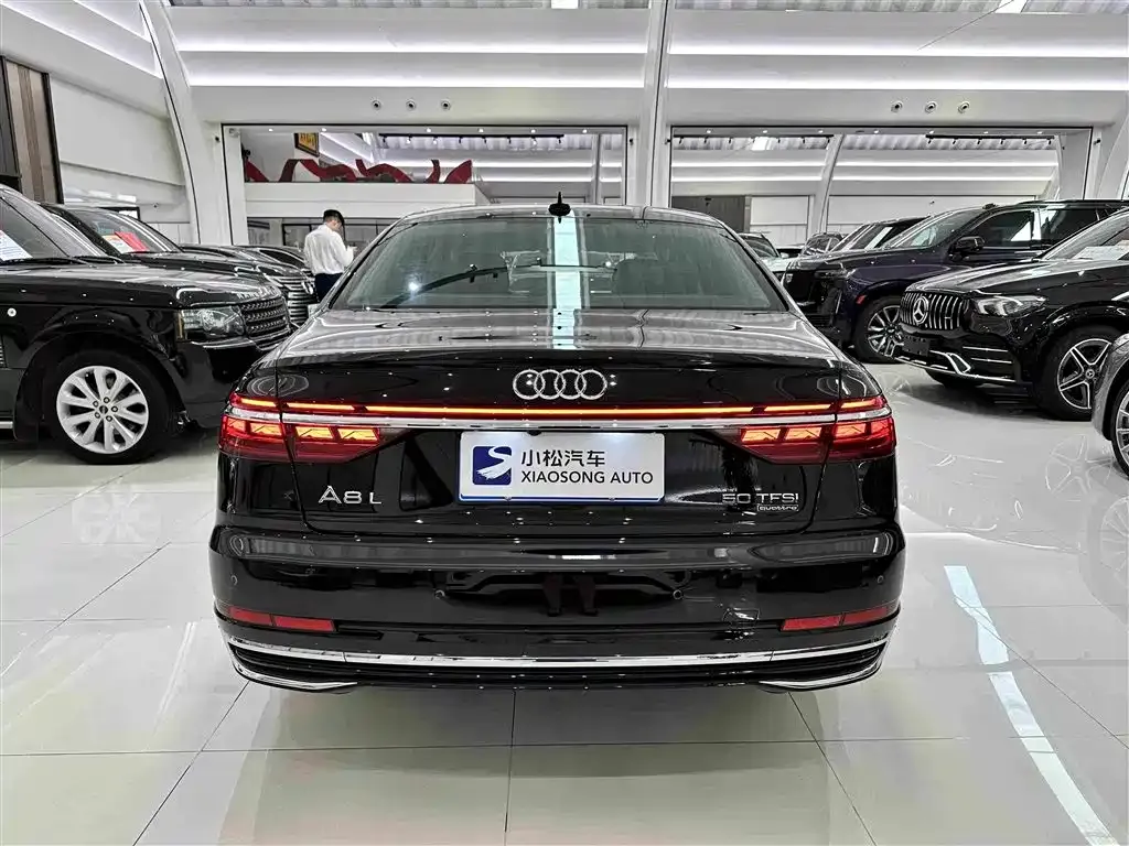 Audi A8 — фото 3