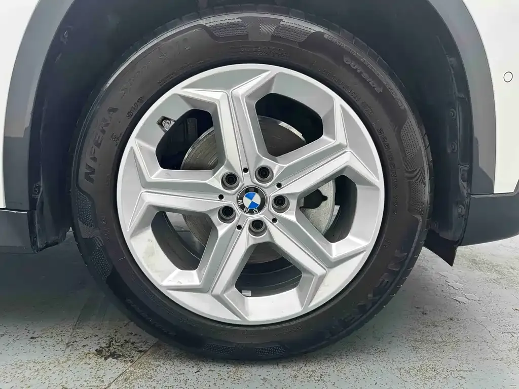 BMW X1 — фото 10