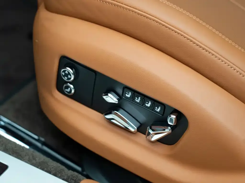 Bentley Flying Spur — фото 5