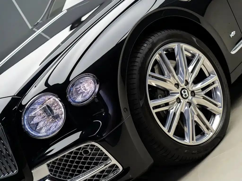 Bentley Flying Spur — фото 8