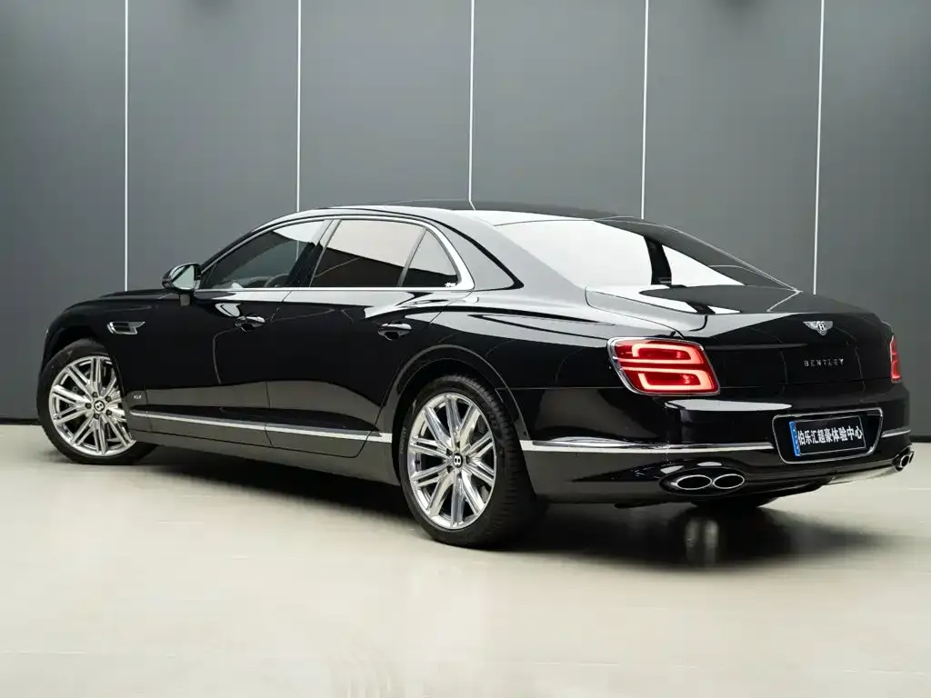 Bentley Flying Spur — фото 3