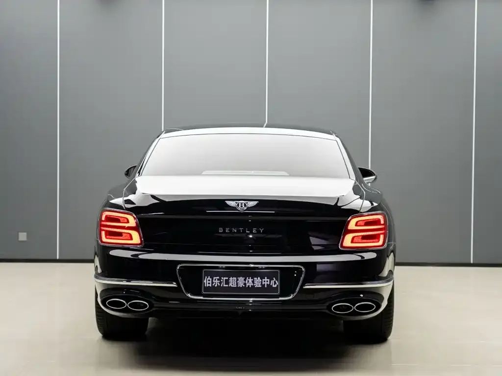 Bentley Flying Spur — фото 2