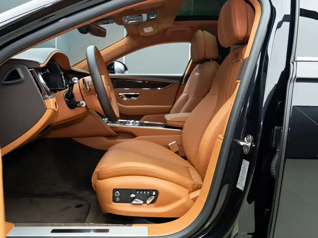 Bentley Flying Spur — фото 10