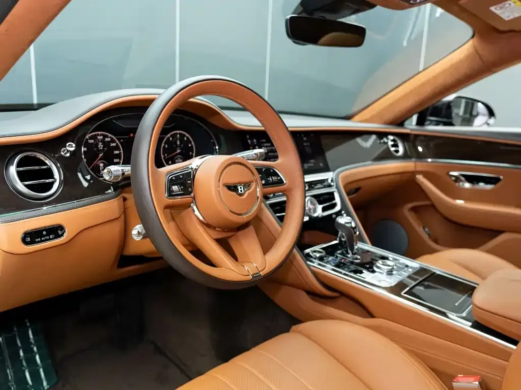 Bentley Flying Spur — фото 9