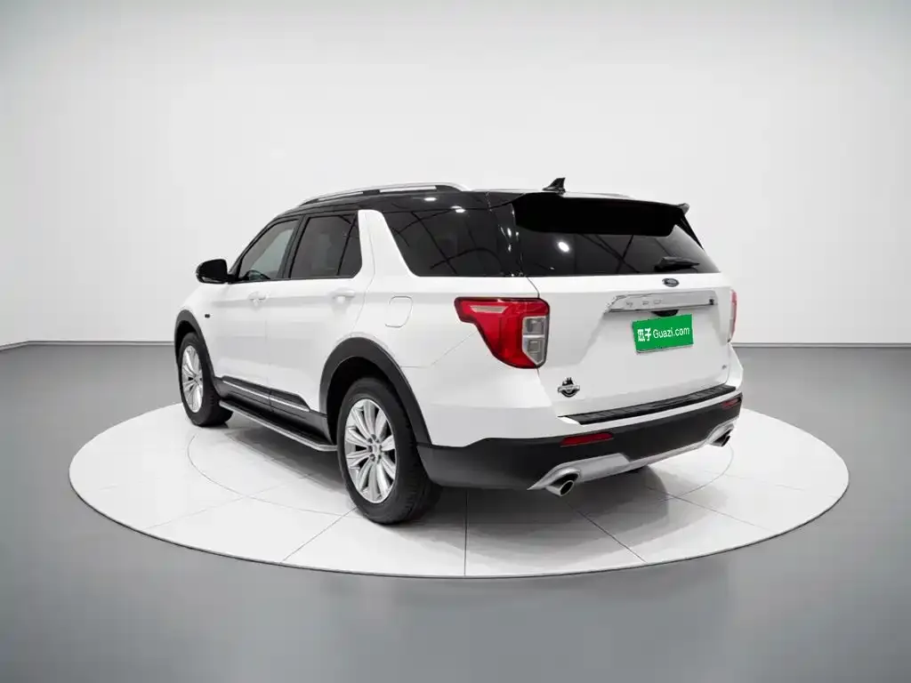 Ford Explorer — фото 10