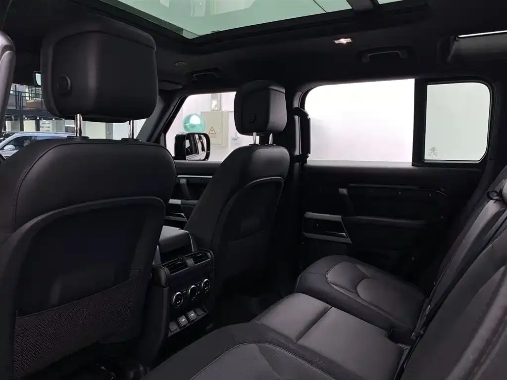 Land Rover Defender — фото 4