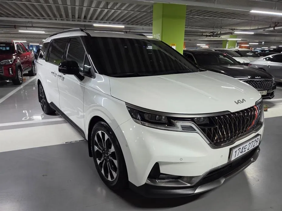 Kia Carnival — фото 10