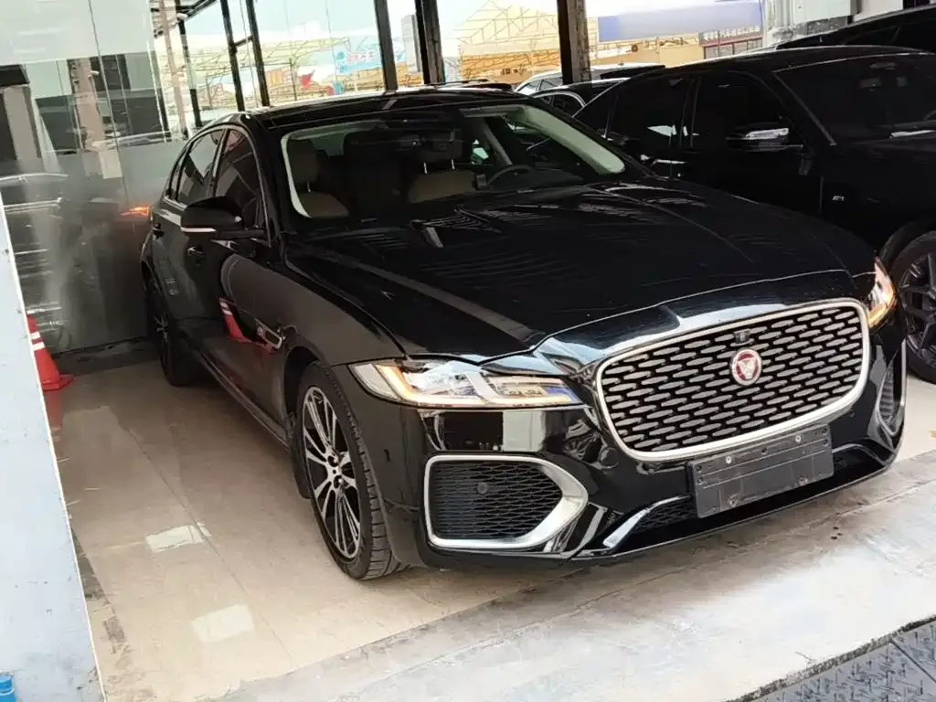 Jaguar XFL — фото 10
