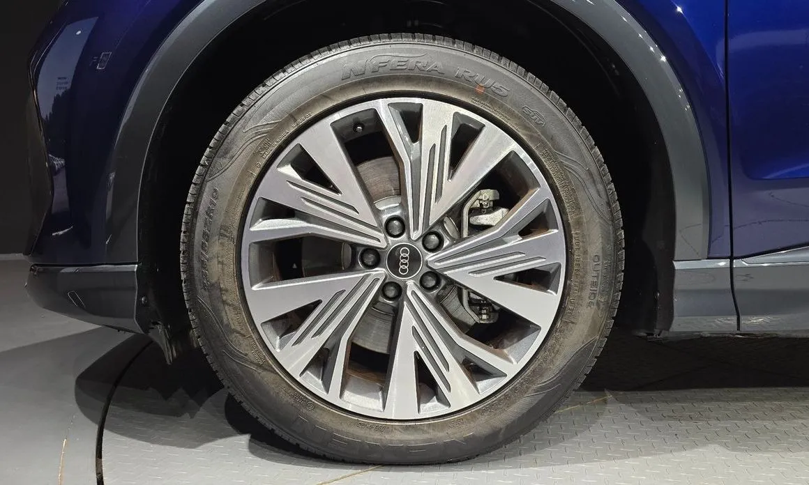 Audi Q4 e-tron 2025 из KR, фото 3