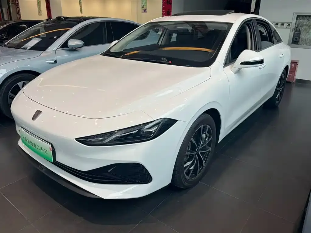 Roewe D7 — фото 1