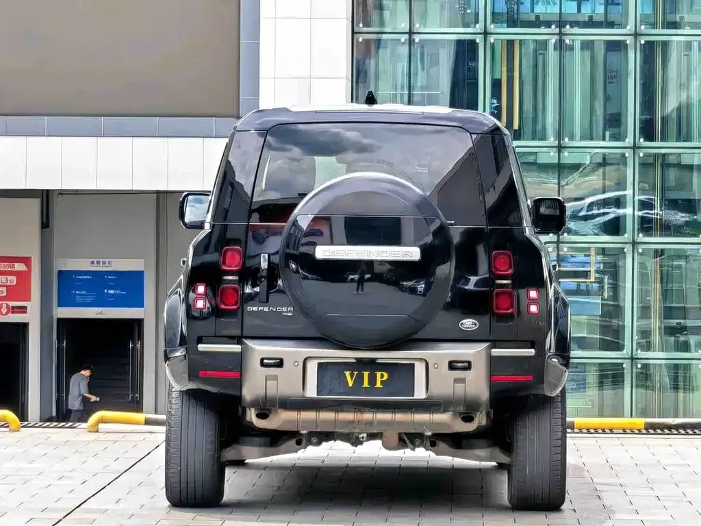 Land Rover Defender — фото 4
