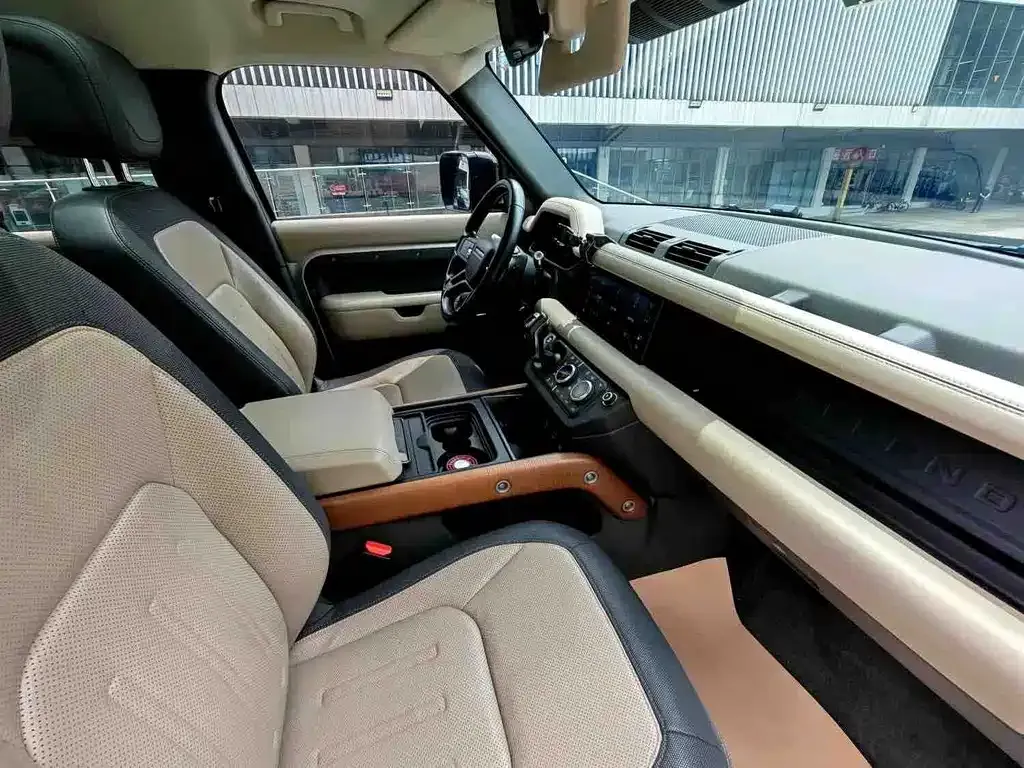 Land Rover Defender — фото 10