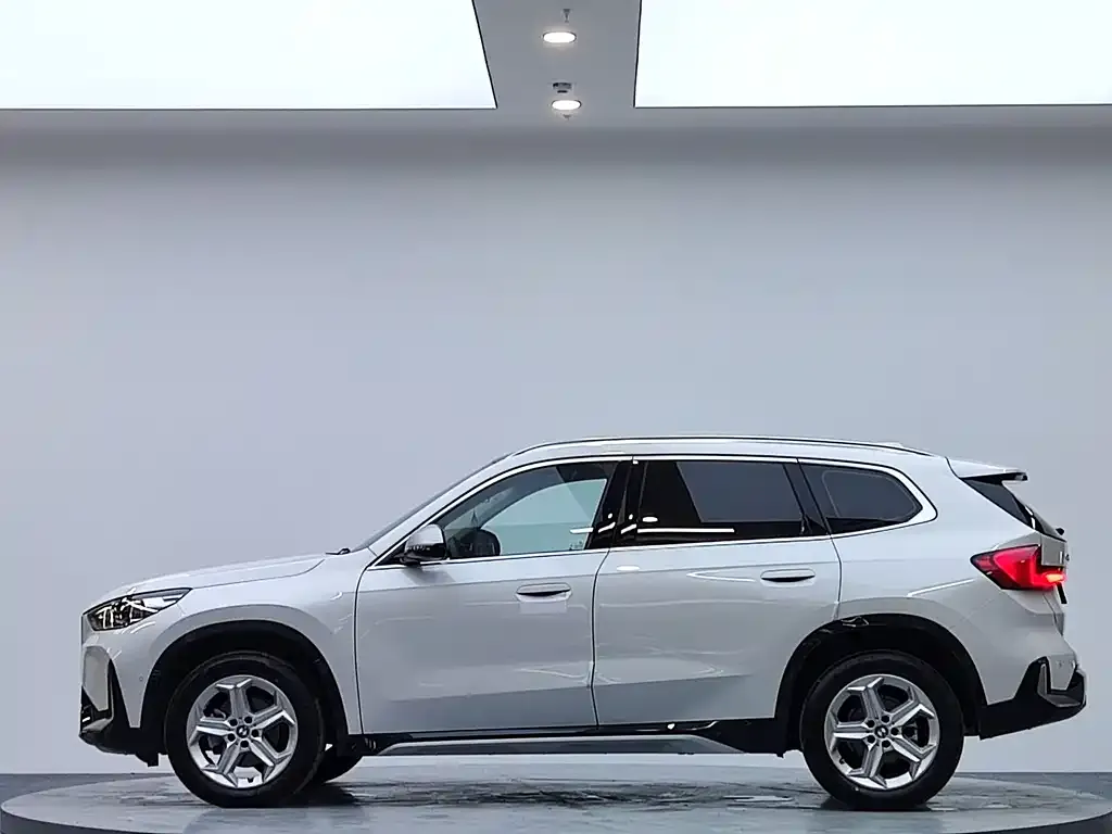 BMW X1 — фото 9