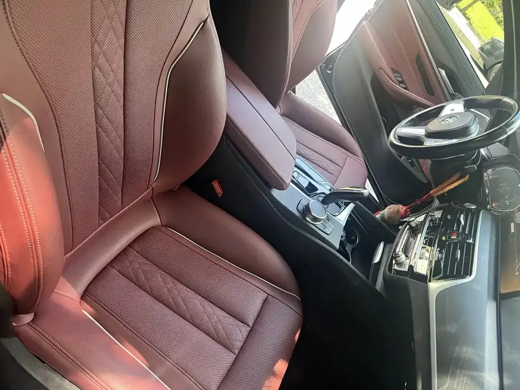 BMW 5 Series — фото 1