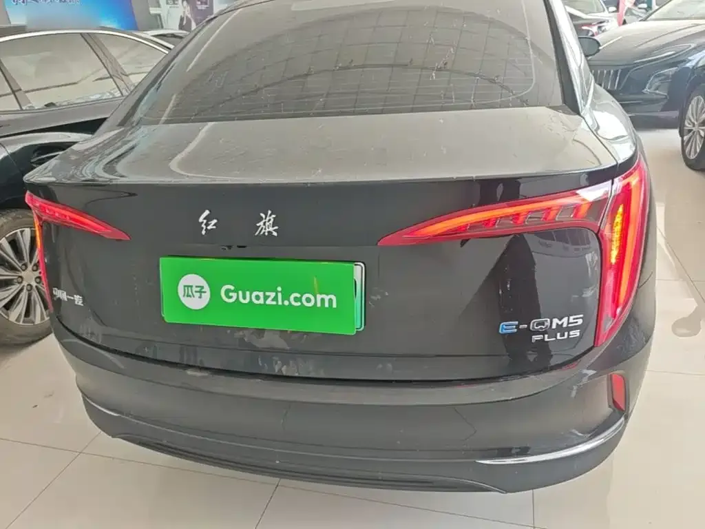 Hongqi E-QM5 — фото 10