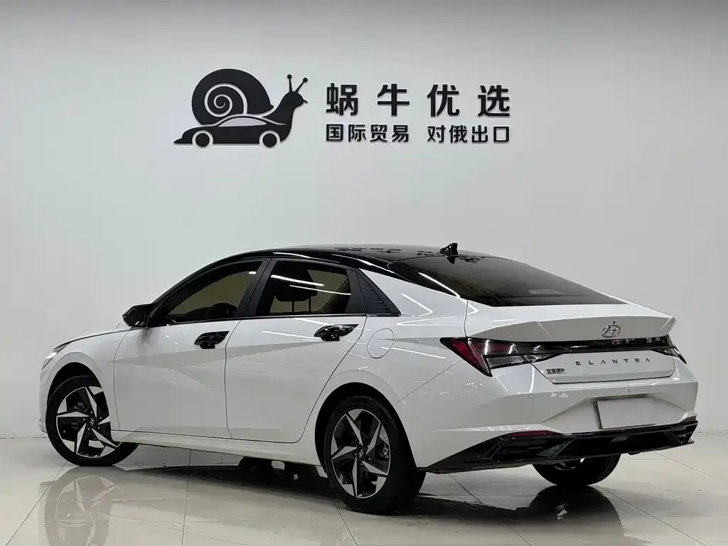 Hyundai Elantra — фото 8