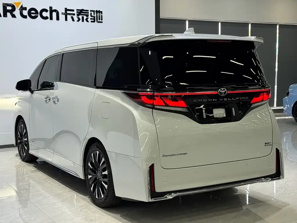 Toyota Vellfire — фото 7