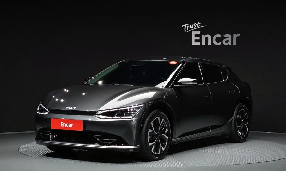 Kia EV6 — фото 1