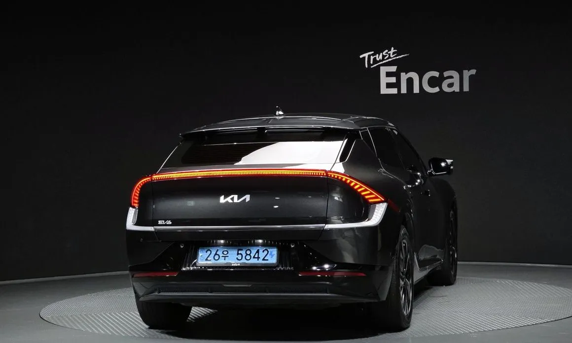 Kia EV6 — фото 6