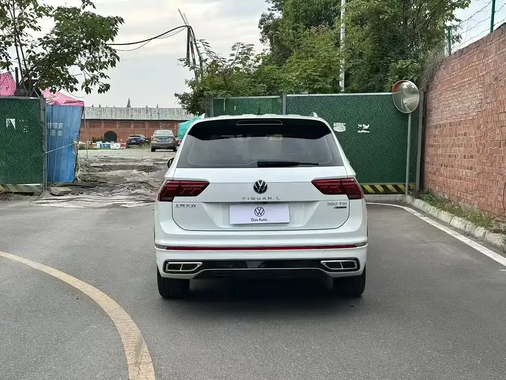 Volkswagen Tiguan L — фото 5